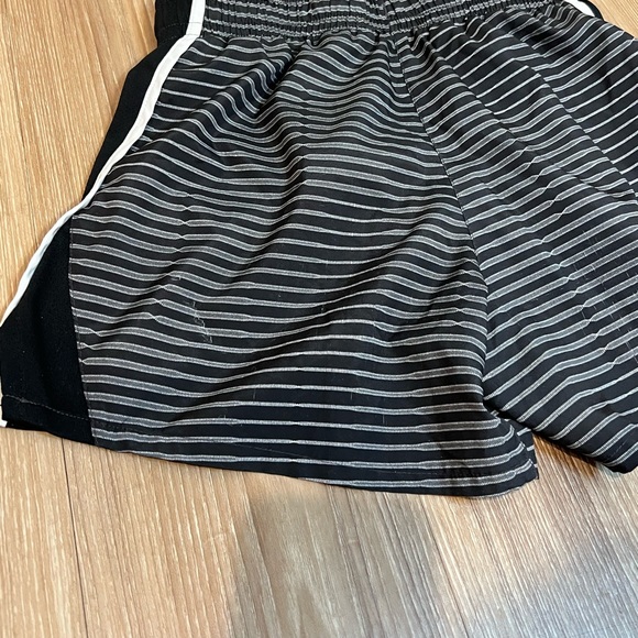 Nike Dri-Fit Big Kid Black Shorts - Picture 4 of 4
